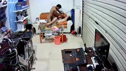 济南夫妻出租房打炮被偷拍