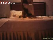 五星酒店爆肏头牌大奶黑丝美女 鸡巴太大操的美女说 小BB受不了了