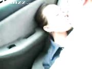 小姨子车上发骚让我舔她粉嫩的奶头