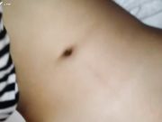 哄骗刚成年的小表妹干炮 中途不让干了喊疼 追到卫生间强行抽插