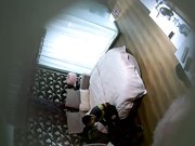 校园附近特色房年轻学生情侣开房爱爱苗条眼镜女友很疯狂女上位猛坐小青年的家伙挺长的