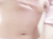 初音，少女心又名漫漫系列二，年龄不大却很骚，奶子不大很会撩，激情自慰大秀淫语把逼搞的可疼了