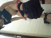 岛国某著名盗拍网站最新流出商场女厕偷拍最后一个妹子的文胸好怪异啊