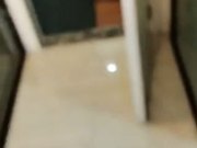 美乳性感网红大奶美女剧情演绎在客厅吃饭穿着太暴露被下班回来的姐夫强上了,说：姐夫你好大,用力点射我逼里!