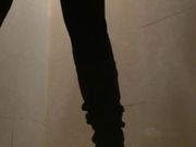 商场厕拍系列 妹子的小内内还挺萌的