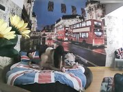 特色酒店伦敦主题房TP大屁股丰满女友貌似很饥渴没有得到满足要自摸