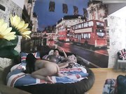 特色酒店伦敦主题房TP大屁股丰满女友貌似很饥渴没有得到满足要自摸