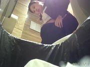 最新流出国内某高级快餐厅位置刁钻TP女员工和女顾客方便高高撅起的大白屁股看着很诱人1080P超清