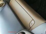 御姐搭上顺风车被老司机下药到矿泉水里 边走边摸拉到偏僻的地方 穿黑丝竟然不穿内裤 肥美BB露出无套内射