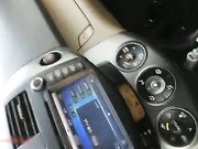 御姐搭上顺风车被老司机下药到矿泉水里 边走边摸拉到偏僻的地方 穿黑丝竟然不穿内裤 肥美BB露出无套内射