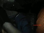 御姐搭上顺风车被老司机下药到矿泉水里 边走边摸拉到偏僻的地方 穿黑丝竟然不穿内裤 肥美BB露出无套内射