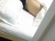 【超爽剧情系列】野兽父亲看片欲火焚身 偷潜入漂亮女儿房间 无套爆操睡梦中女儿 淫语内射 高清720P完整版