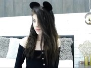 大长腿长相清纯国外萌妹子吊带黑丝很是诱人 床上按摩器自慰表情诱惑