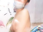 声音很嗲毛毛很多的妹子全裸按摩器自慰喷水 逼逼还挺粉呻吟诱惑喜欢的不要错过