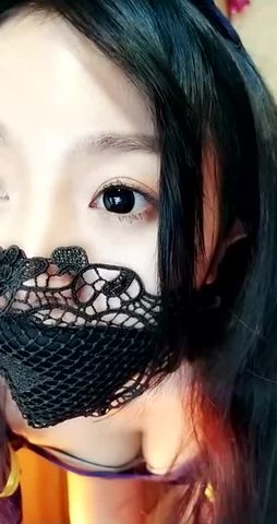 制服情趣海绵体宝宝露脸诱惑，身材不错骚逼粉嫩，双指抠逼激情水还真不少，精彩不要错过