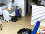 家庭摄像头破解强开TP居家内部的私密生活悲剧的两口子要行房事突然回来人了欲望少妇边看小电影边用口红自慰