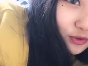 童颜巨乳新人主播谁家的十六第三弹露脸有点婴儿肥自慰激情，奶子很大长得很漂亮，手指扣逼淫声浪语真想干她