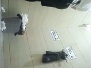 外站流出商场全景女厕偷拍来月经的妹子牛仔裤破得真有特色