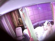 穿上透明黑丝干的奶大臀肥女友爽的尖叫不止