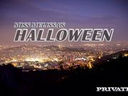 期待万圣节里的金发美少女