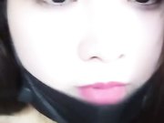 拿着假鸡巴换着花样抽插