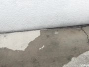 内急难耐找个隐蔽没人处嘘嘘