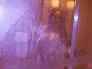 最新秀人网嫩模温心怡浴室魅惑视频发布 淋漓尽致的浴室湿身诱惑 扭动的娇躯勾人魂魄 性感纹身