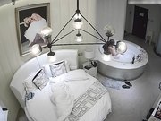 汉奸头型花白发领导大叔艳福不浅套房私会苗条气质小情人鸳鸯浴互搓洗干净回床激情啪啪啪妹子很骚说用力操我