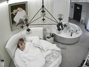 汉奸头型花白发领导大叔艳福不浅套房私会苗条气质小情人鸳鸯浴互搓洗干净回床激情啪啪啪妹子很骚说用力操我