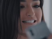 让黑鬼大鸡巴填满自己淫穴的风骚美人