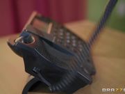 用一根大屌的抽插来测试她的注意力