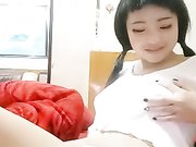 一对恩爱小情侣先和狼友镜头前谈笑风生然后开始啪啪大秀