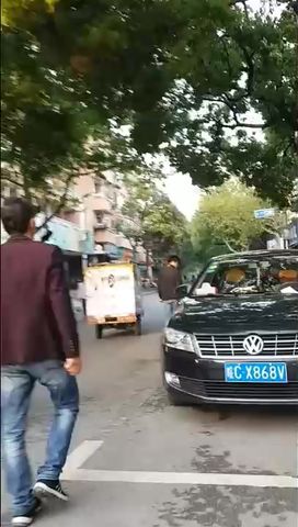 普通话说的不错的日本暖男永健大叔100块体验城中村底层的飞机服务对白有趣