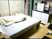 中年夫妻过性生活大叔扒开穴看一看进去就开始疯狂输出