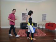 花钱操一次家里性感的女清洁工