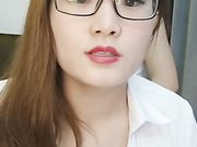 骚气大奶眼镜女主播性感黑丝互摸舔奶道具摩擦娇喘呻吟