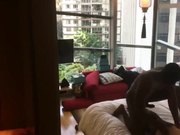 某小区公寓离异富姐和两个彪悍的黑人3P大战