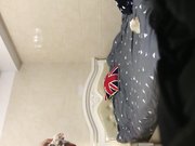 伪娘装扮成女人在家接客小伙没干几分钟就射了