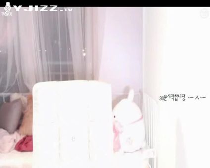 韩国妞制服诱惑激情表演给你看