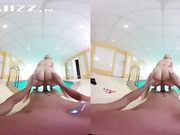 VR专区（虚拟真实）-G奶金发萌妹 骑在巨屌上面前后摇摆