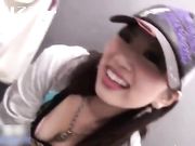 性感漂亮美女风景区游玩时寂寞难耐拉着男友到公共卫生间疯狂操B自拍