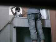 国内某大学真实偷拍系列2零距离接触清纯学生MM