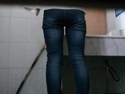 国内某大学真实偷拍系列2零距离接触清纯学生MM