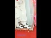 陰毛修理蠻性感的白皙苗條美女洗澡跳蛋自慰