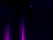 把情人绑起来骑到他坚挺鸡巴上爽的苗条少女