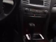 中午开车接漂亮情人直接在路边车震路边还有个环卫工人