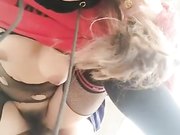 小甜甜勾搭工地看门的大哥玩野战上来就把骚逼丝袜给撕了