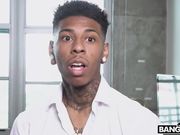 跑到邻居家求大黑鸡巴操的小骚妇