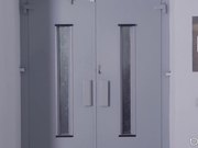 用又粗又长的鸡巴让妻子过个激情狂野的情人节.