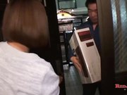 隣の爆乳人妻がノーブラで我慢できない 西條るり1